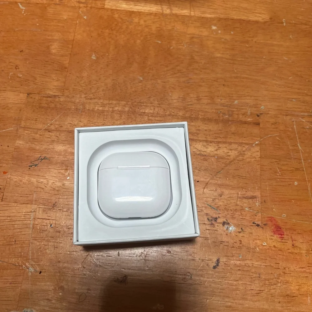 Wireless White Earbuds